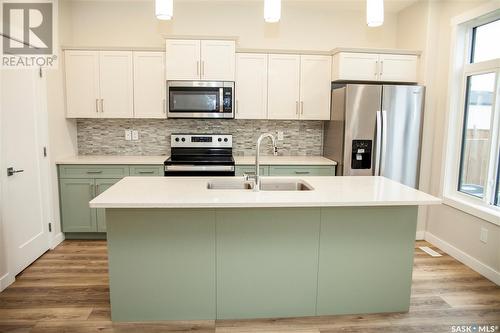 4516 Buckingham Drive, Regina, SK - Indoor Photo Showing Kitchen With Upgraded Kitchen