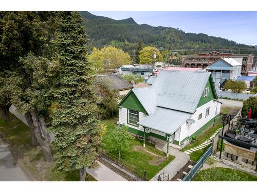 424 A Avenue, Kaslo, BC - Outdoor With View