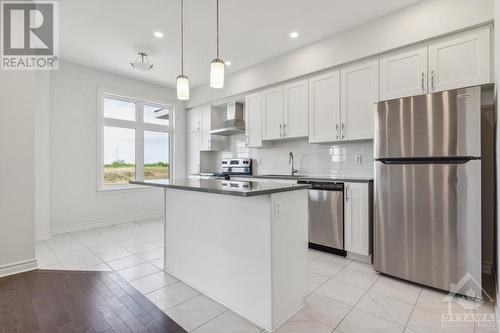 46 Verglas Lane, Ottawa, ON - Indoor Photo Showing Kitchen With Stainless Steel Kitchen With Upgraded Kitchen