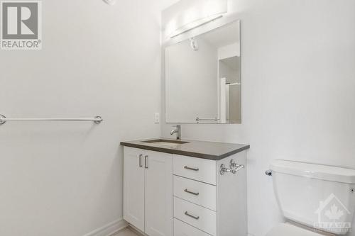 46 Verglas Lane, Ottawa, ON - Indoor Photo Showing Bathroom