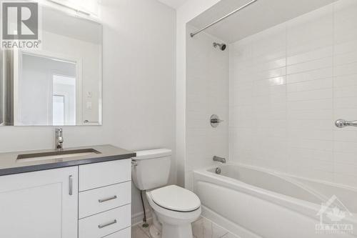 46 Verglas Lane, Ottawa, ON - Indoor Photo Showing Bathroom