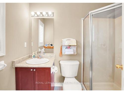 16 Riesling St, Grimsby, ON - Indoor Photo Showing Bathroom