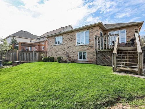 16 Riesling St, Grimsby, ON - Outdoor With Deck Patio Veranda
