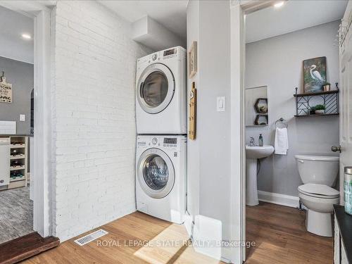 25 York St, Welland, ON - Indoor Photo Showing Laundry Room
