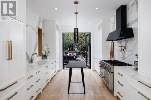 274 Carlton Street, Toronto, ON - Indoor Photo Showing Kitchen With Upgraded Kitchen
