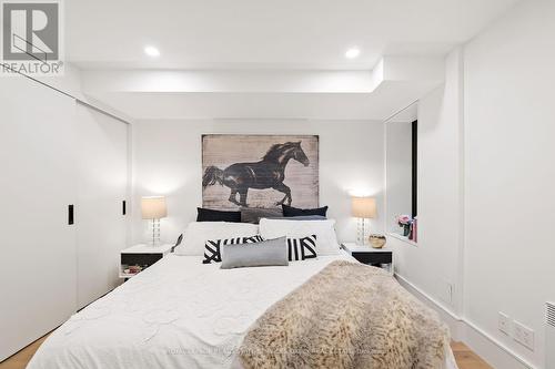 274 Carlton Street, Toronto, ON - Indoor Photo Showing Bedroom