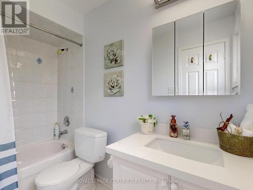 10 Ironhorse Crescent, Caledon, ON - Indoor Photo Showing Bathroom