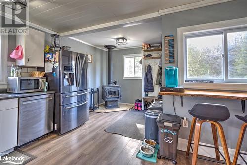 562 Mountain Street, Haliburton, ON - Indoor Photo Showing Kitchen