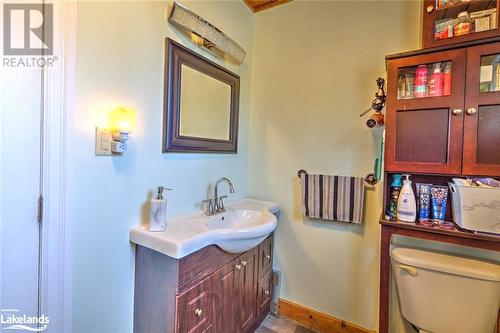 562 Mountain Street, Haliburton, ON - Indoor Photo Showing Bathroom