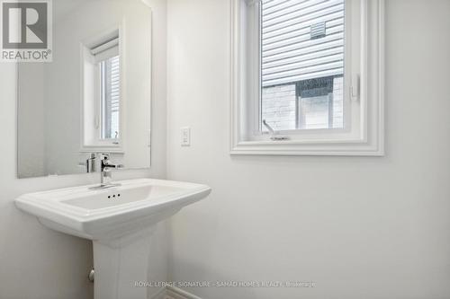 24 Holder Drive, Brantford, ON - Indoor Photo Showing Bathroom