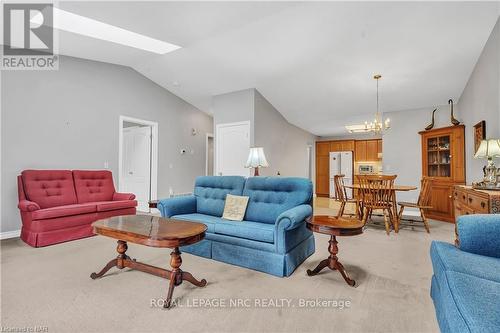 9 - 556 King Street, Niagara-On-The-Lake, ON - Indoor Photo Showing Living Room
