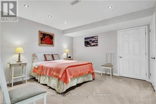 9 - 556 King Street, Niagara-On-The-Lake, ON - Indoor Photo Showing Bedroom