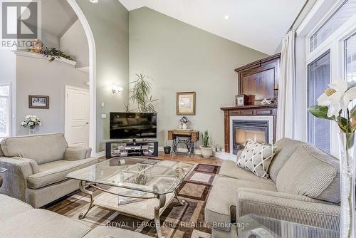 693 Line 3 Road, Niagara-On-The-Lake, ON - Indoor Photo Showing Living Room With Fireplace