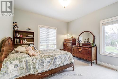 693 Line 3 Road, Niagara-On-The-Lake, ON - Indoor Photo Showing Bedroom