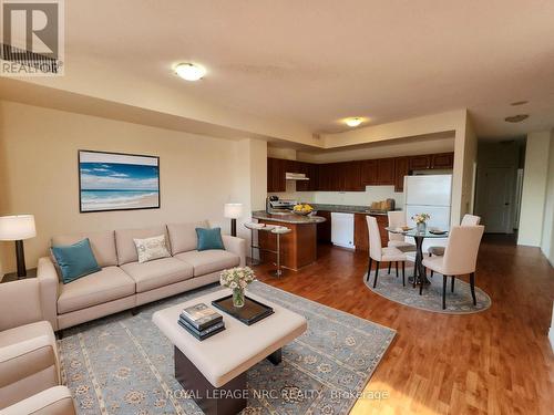 12 - 135 James Street S, Hamilton, ON - Indoor Photo Showing Living Room