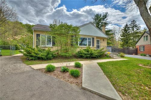 31 Marion Place, Stoney Creek, ON - Outdoor