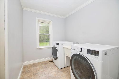 31 Marion Place, Stoney Creek, ON - Indoor Photo Showing Laundry Room