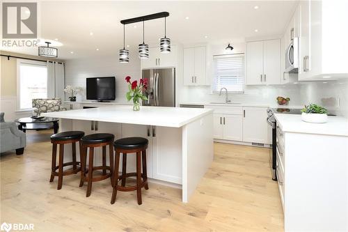 55 Flora Drive, Hamilton, ON - Indoor Photo Showing Kitchen With Upgraded Kitchen