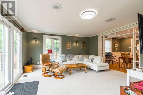 218 Foster Avenue, Belleville, ON - Indoor Photo Showing Living Room