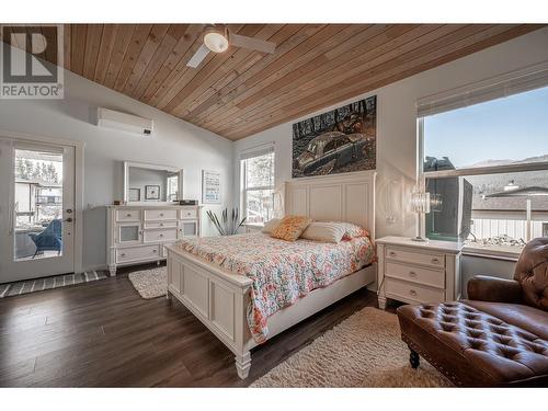 7145 Dunwaters Road, Kelowna, BC - Indoor Photo Showing Bedroom