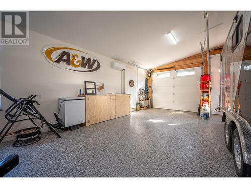 7145 Dunwaters Road, Kelowna, BC - Indoor Photo Showing Garage