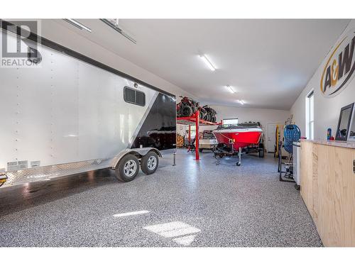 7145 Dunwaters Road, Kelowna, BC - Indoor Photo Showing Garage