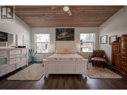 7145 Dunwaters Road, Kelowna, BC - Indoor Photo Showing Bedroom