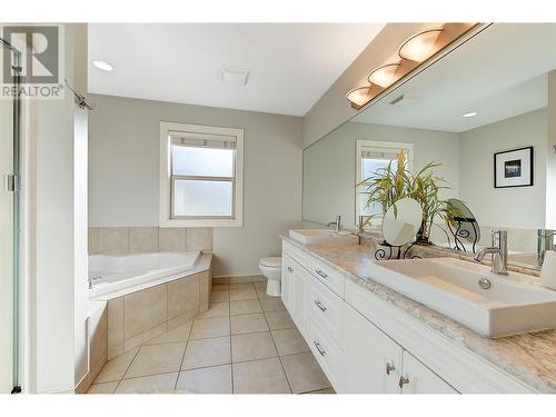 291 Sandpiper Court, Kelowna, BC - Indoor Photo Showing Bathroom