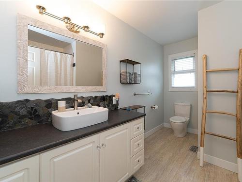 3164 Marine View Pl, Colwood, BC - Indoor Photo Showing Bathroom