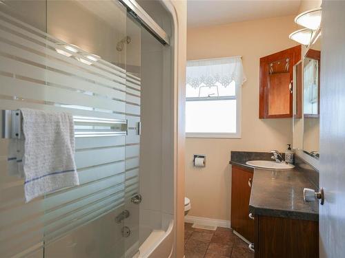 2264 14Th Ave, Port Alberni, BC - Indoor Photo Showing Bathroom
