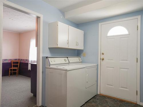 2264 14Th Ave, Port Alberni, BC - Indoor Photo Showing Laundry Room