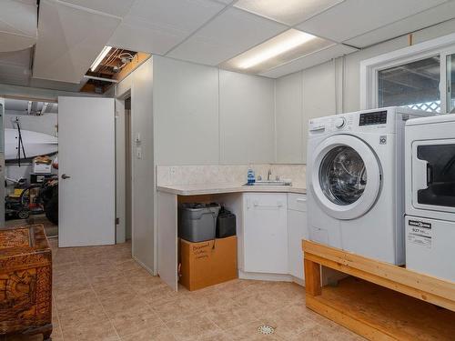 3782 Haslam Rd, Port Alberni, BC - Indoor Photo Showing Laundry Room