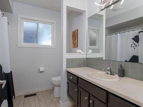 3782 Haslam Rd, Port Alberni, BC - Indoor Photo Showing Bathroom