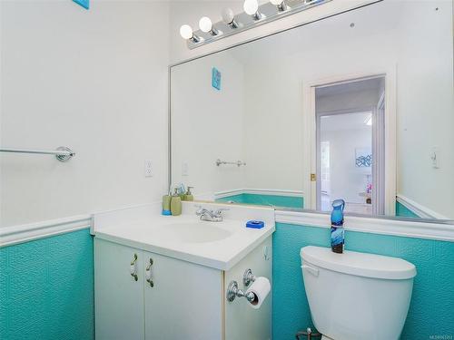 6-3993 Columbine Way, Saanich, BC - Indoor Photo Showing Bathroom