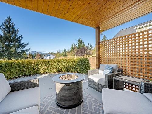 489 Warder Cres, Qualicum Beach, BC - Outdoor With Deck Patio Veranda With Exterior