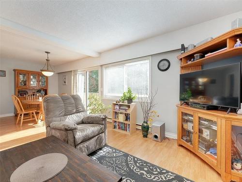 2311 Galena Rd, Sooke, BC - Indoor Photo Showing Living Room