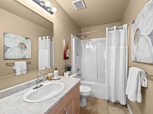 1150 Laroque Street, Kamloops, BC - Indoor Photo Showing Bathroom