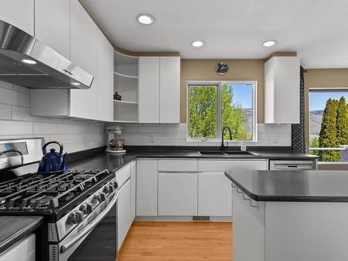 2084 Skeena Drive, Kamloops, BC - Indoor Photo Showing Kitchen With Double Sink