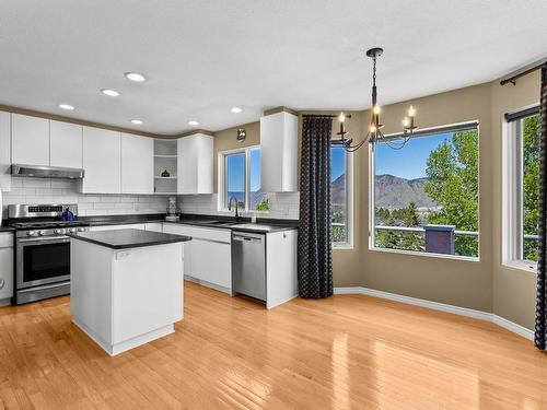 2084 Skeena Drive, Kamloops, BC - Indoor Photo Showing Kitchen With Upgraded Kitchen