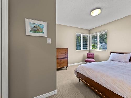 2084 Skeena Drive, Kamloops, BC - Indoor Photo Showing Bedroom