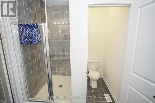 20 Tweedhill Avenue, Caledon, ON - Indoor Photo Showing Bathroom