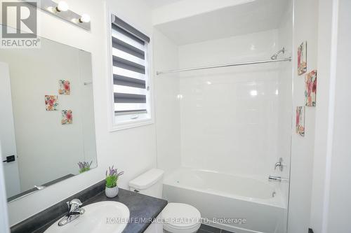 20 Tweedhill Avenue, Caledon, ON - Indoor Photo Showing Bathroom