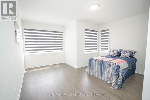 20 Tweedhill Avenue, Caledon, ON - Indoor Photo Showing Bedroom
