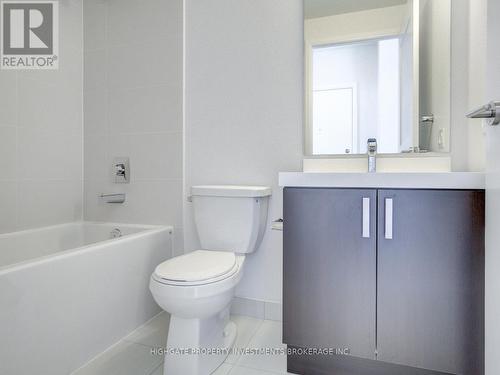 3004 - 7895 Jane Street, Vaughan, ON - Indoor Photo Showing Bathroom