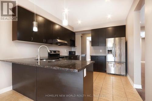 Unit 3 - 41 Pulpwood Cres Crescent, Richmond Hill, ON - Indoor Photo Showing Kitchen With Double Sink