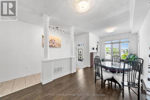 102 Betony Drive, Richmond Hill, ON - Indoor Photo Showing Dining Room