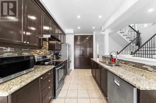 102 Betony Drive, Richmond Hill, ON - Indoor Photo Showing Kitchen With Double Sink With Upgraded Kitchen