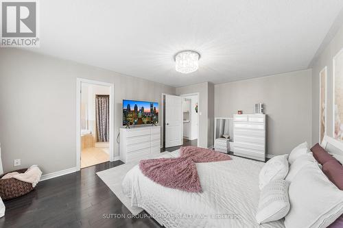 102 Betony Drive, Richmond Hill, ON - Indoor Photo Showing Bedroom