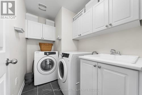 102 Betony Drive, Richmond Hill, ON - Indoor Photo Showing Laundry Room