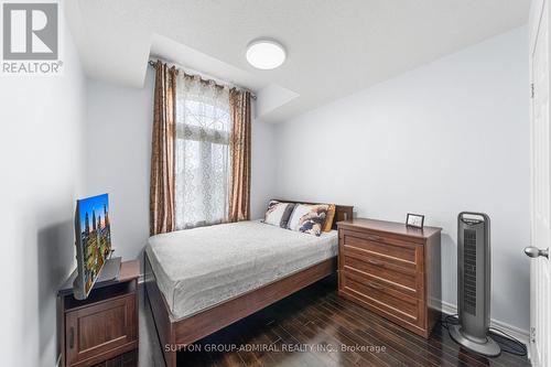 102 Betony Drive, Richmond Hill, ON - Indoor Photo Showing Bedroom